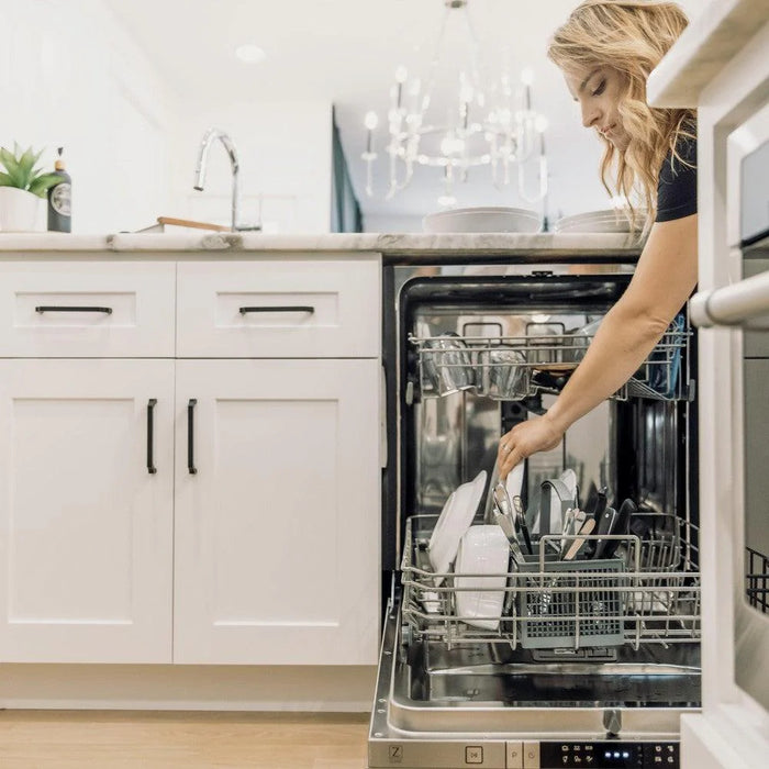 ZLINE 24" Classic Series Top Control Dishwasher - Panel Options & Traditional/Modern Style Handle