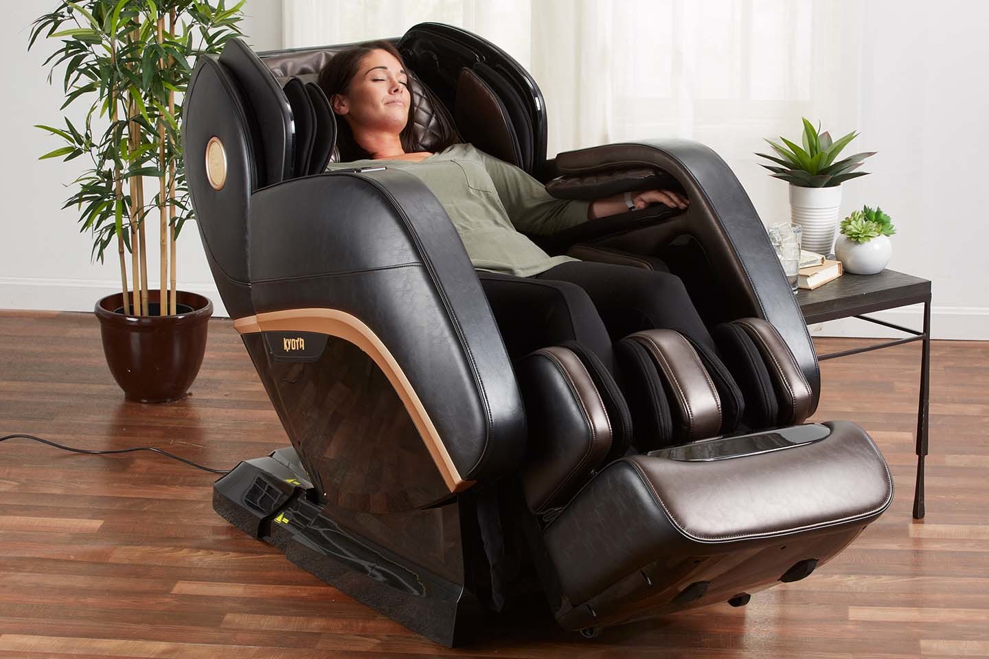 Kyota Kokoro™ M888 4D Massage Chair - Refurbished
