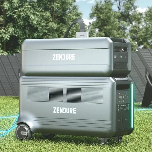 Zendure SuperBase V4600 | 4,608Wh / 3,800W [Quad Kit] + 4 x 200W 12V Mono Solar Panels | Off-Grid Solar Kit