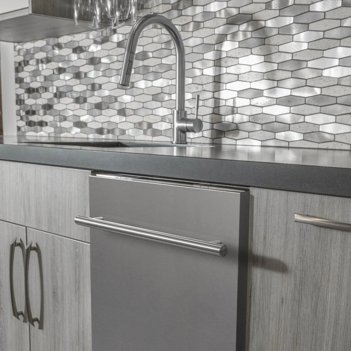 ZLINE 24" Classic Series Top Control Dishwasher - Panel Options & Traditional/Modern Style Handle